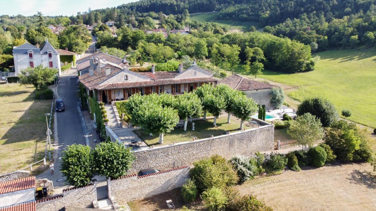 Frühstückspension Clos De Mont July, Architecture Xviiie Au Coeur De La Nature *
